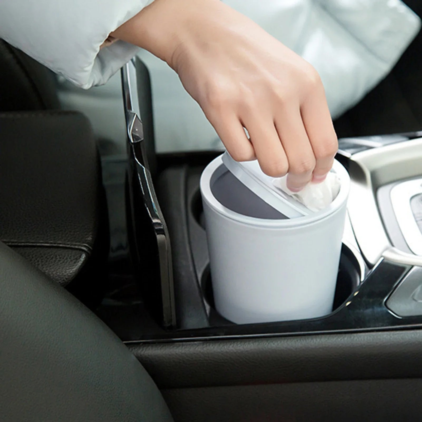 Mini Desktop Bin Small Trash Can with Cover Bedroom Trash Can Garbage Can Clean Workspace Storage Box Home Desk Trash Can